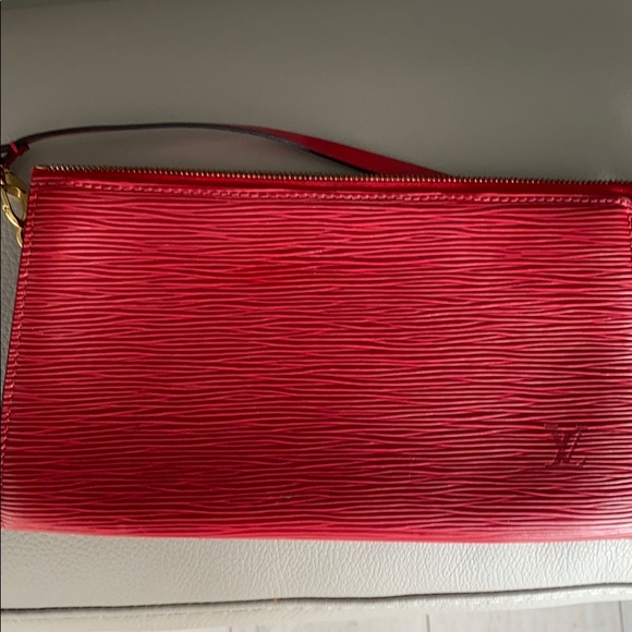 lv pochette - Picture 1 of 8